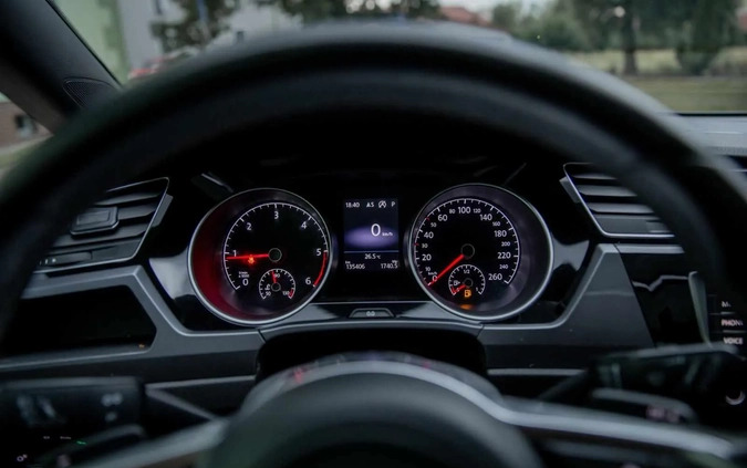 Volkswagen Touran cena 103900 przebieg: 135406, rok produkcji 2017 z Kostrzyn nad Odrą małe 562